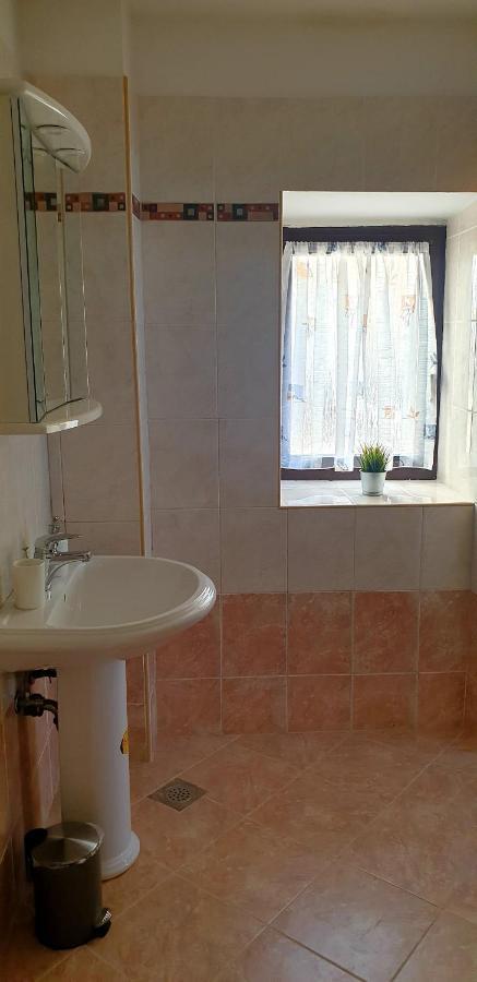 Apartments And Room Vela 센 외부 사진