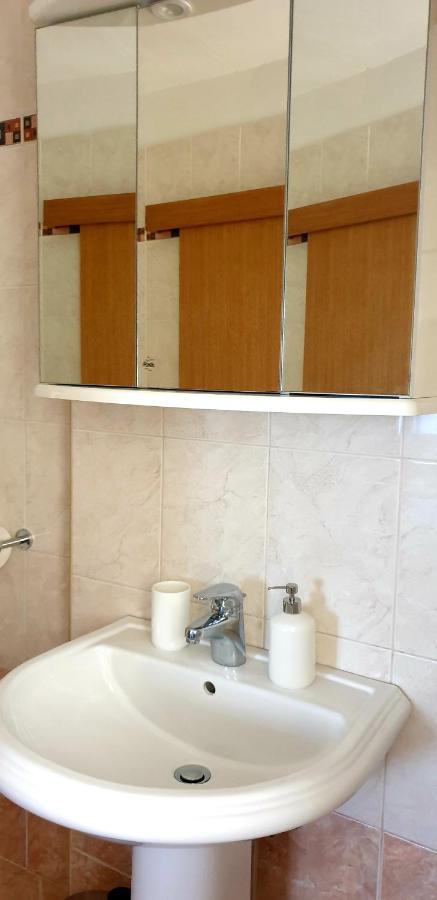 Apartments And Room Vela 센 외부 사진