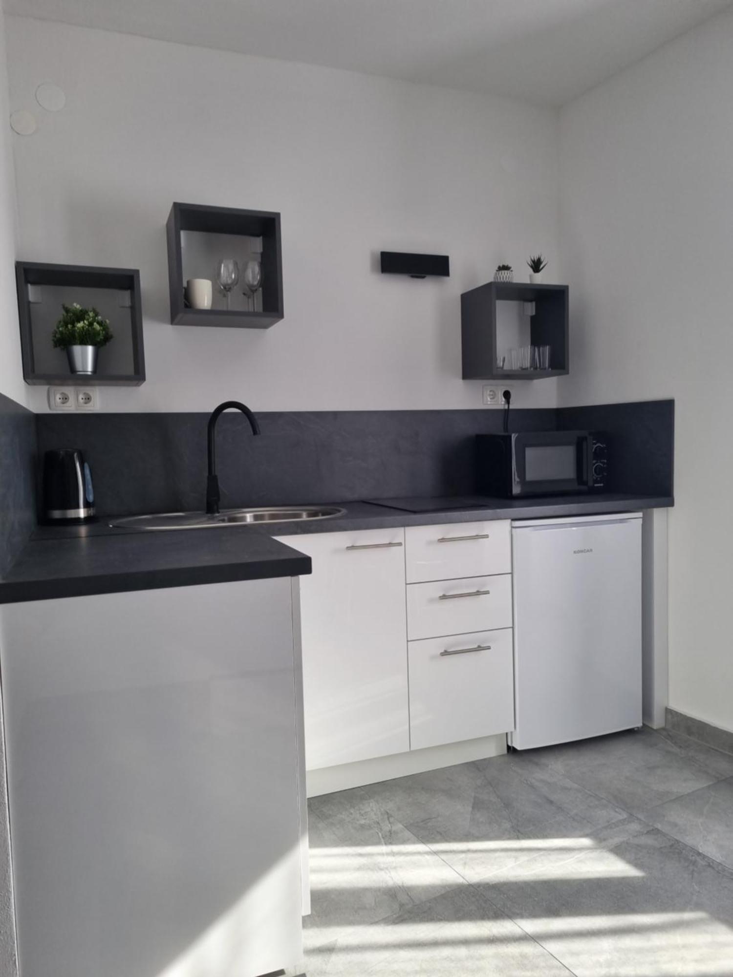 Apartments And Room Vela 센 객실 사진