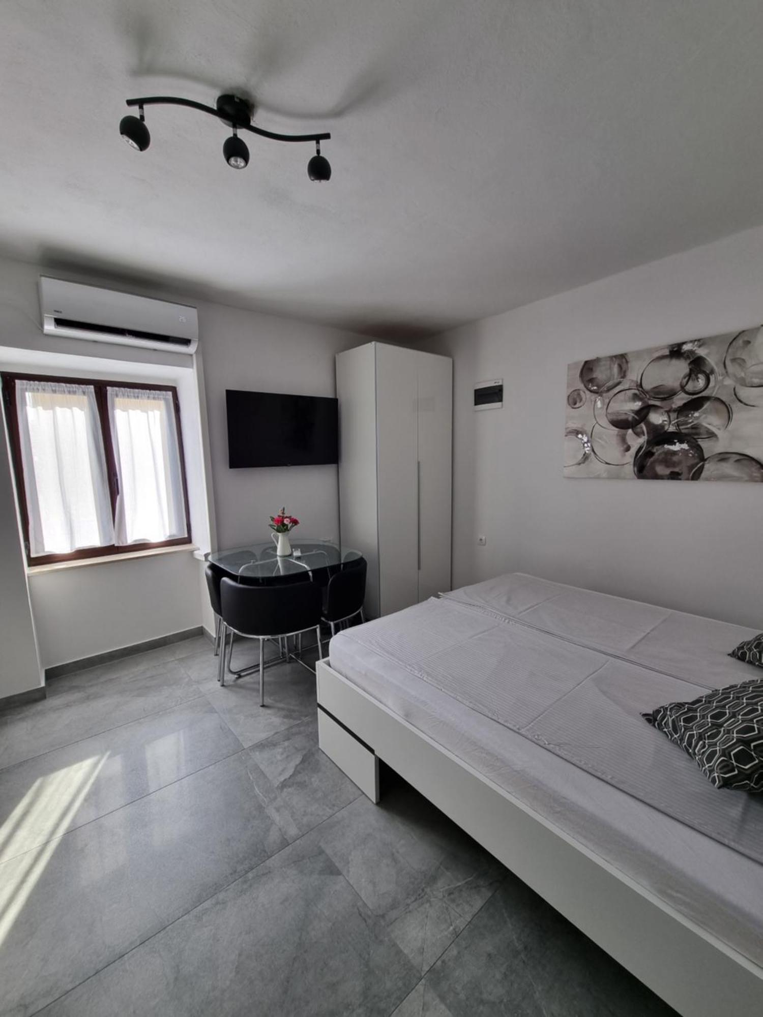 Apartments And Room Vela 센 객실 사진